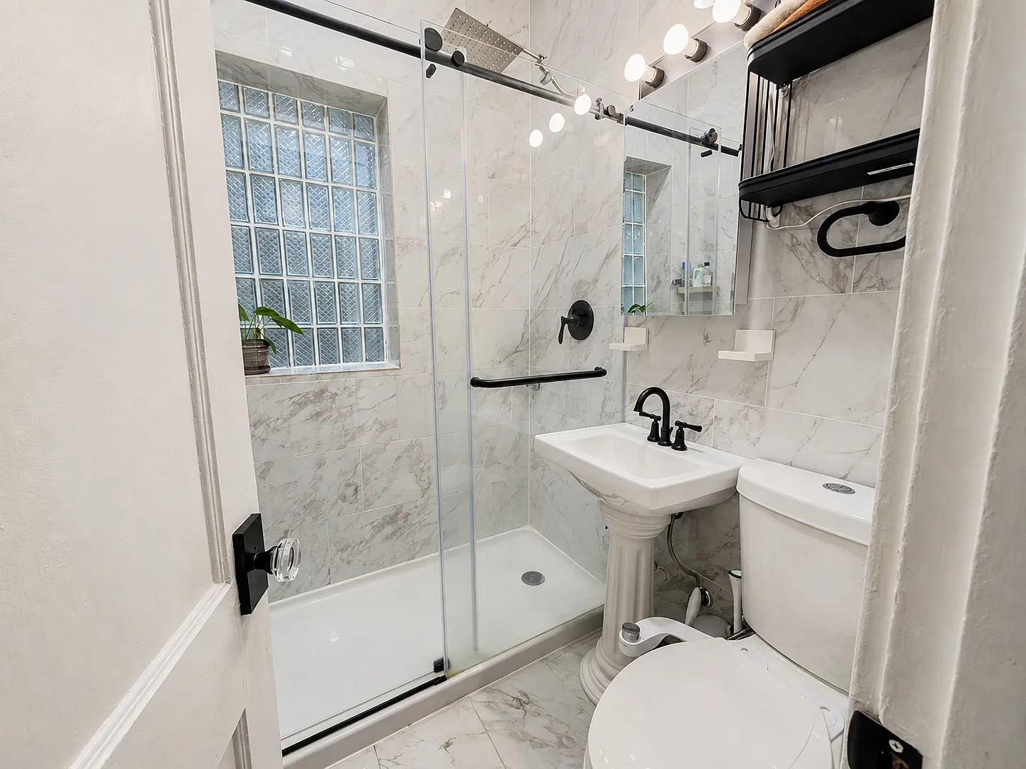 2 bed, 1100 sqft, $2,250 — Photo 3