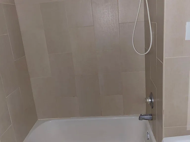 220 E Main St #3 — Photo 9