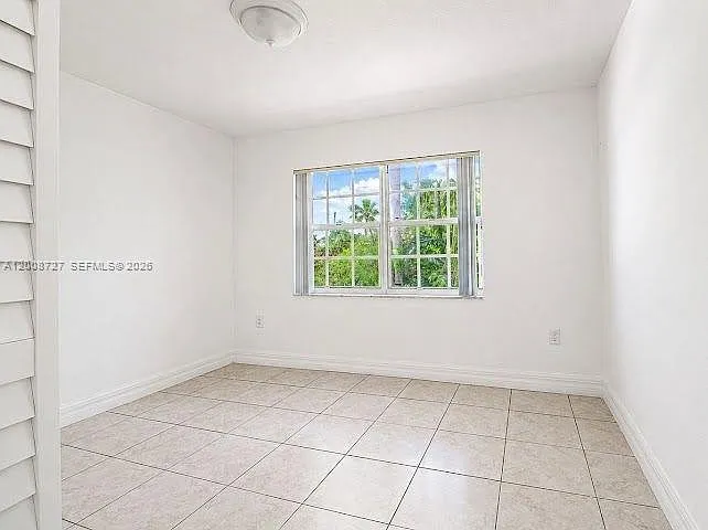 Building Photo - 2831 SW 21st St #1