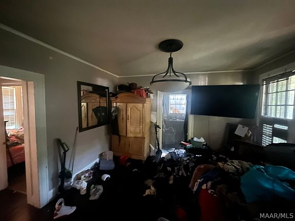 4th image of 605 Buford St