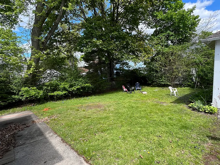 10 Hammondswood Rd — Photo 3