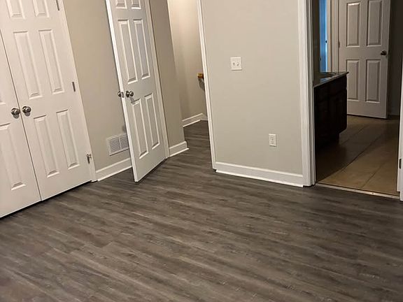 4th image of 523 Claire Pl