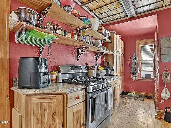 3rd image of 2341 Parkwood Ave #2341