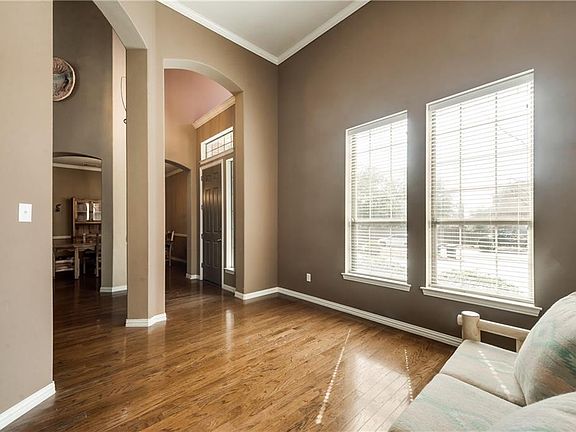 4th image of 4005 Bamberg Ln
