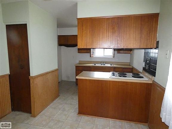 3rd image of 29719 Wagner Dr