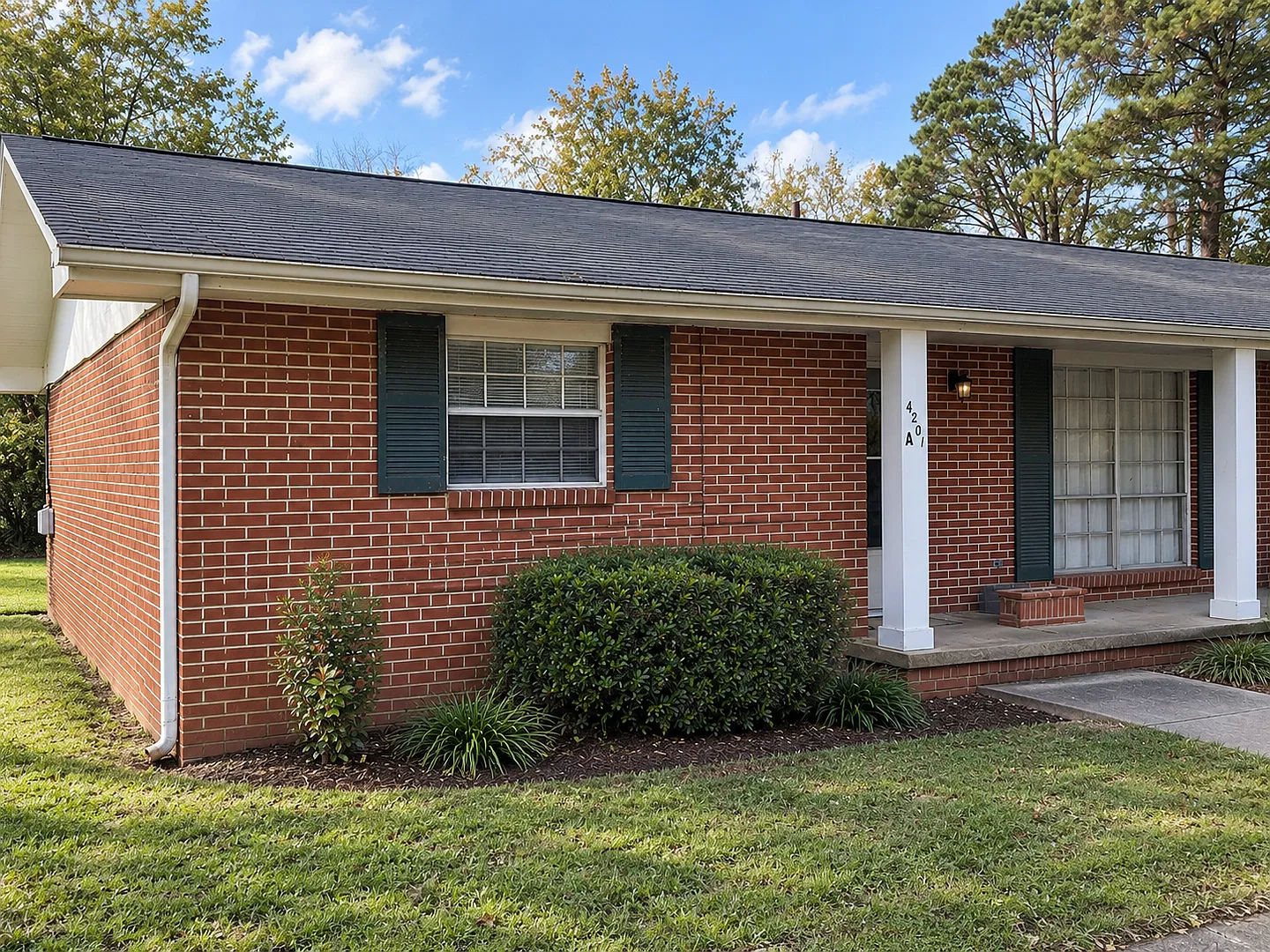 Minutes From Volkswagen, Amazon & Enterprise South! Move In Specials!! — Photo 1