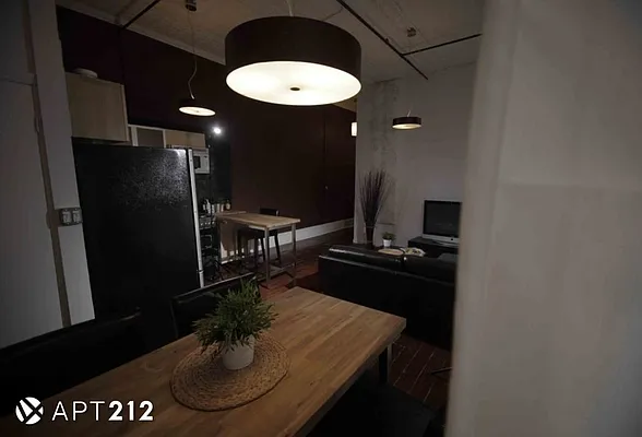 Rented by APT212 INC | media 10