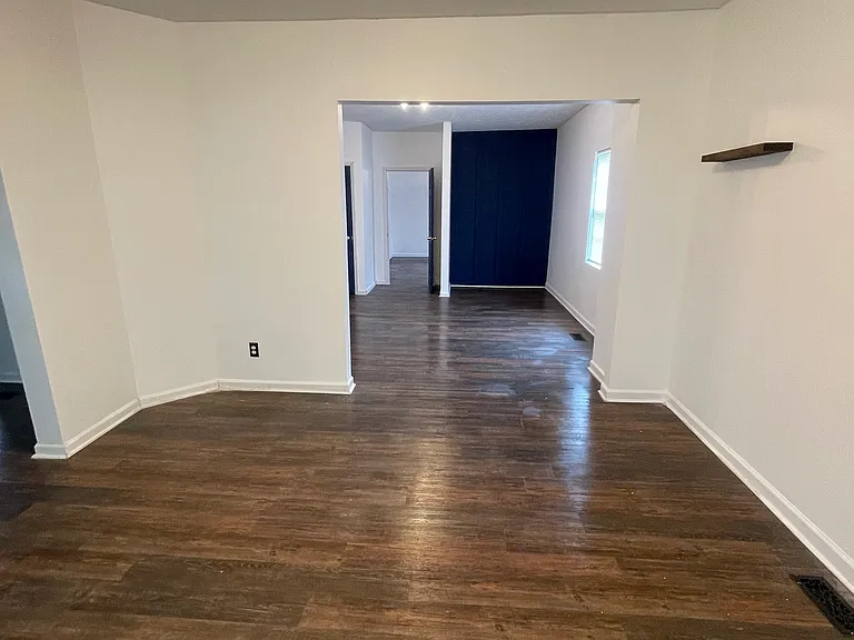 1131 Churchman Ave — Photo 6