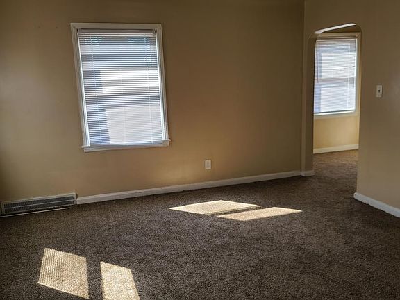 5th image of 17134 Greenlawn Ave