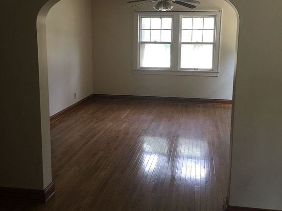 3rd image of 3235 Indianola Ave APT 2