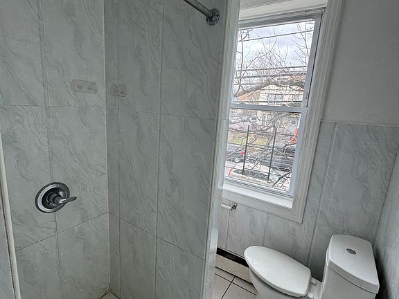 5th image of 269 Verona Ave #4L