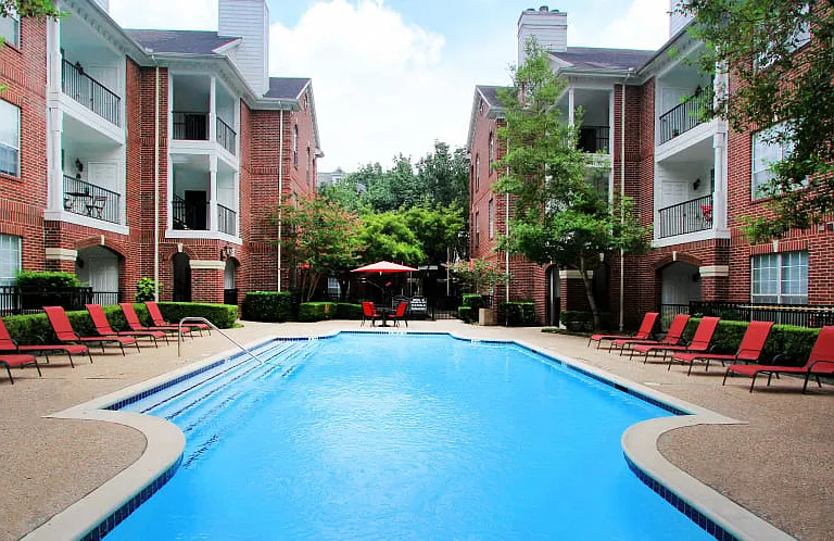 Tuscany Oaks Apartments — Photo 5