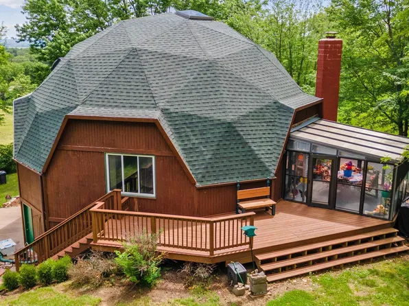 4275 Miller Ranch Ln, Fort Calhoun, NE 68023
