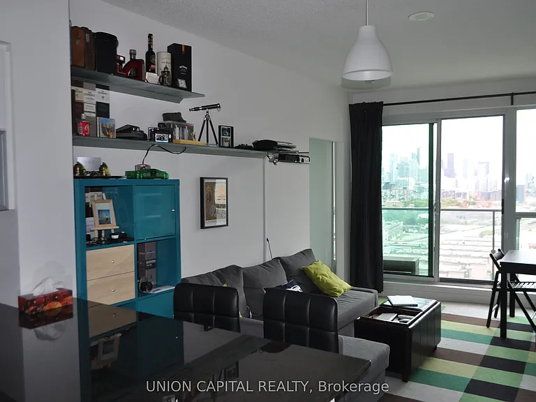 150 E Liberty St #1803 — Photo 4
