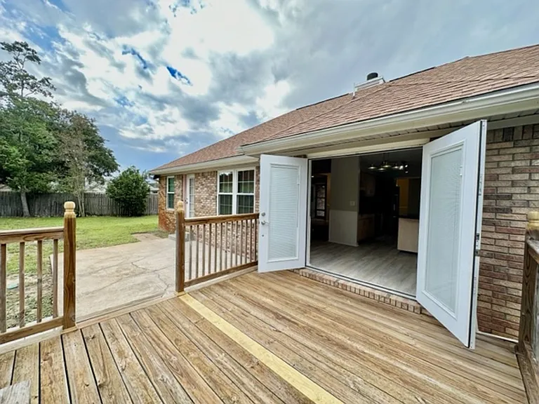 519 E Timberlake Dr — Photo 26