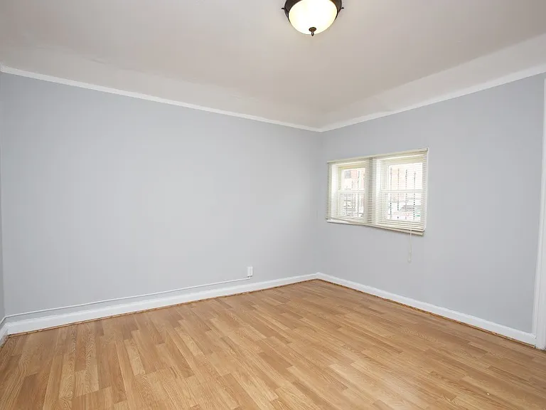 2609 W Thomas St #R2 — Photo 12