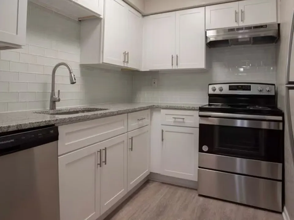 3440 Fairway Oaks Dr #3M