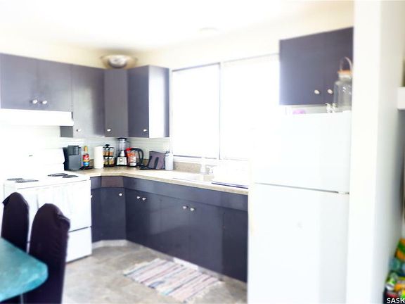 3rd image of 24B Kasper Cres