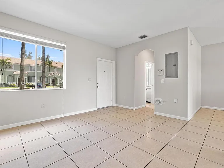 1458 SE 24th Ct #353 — Photo 5
