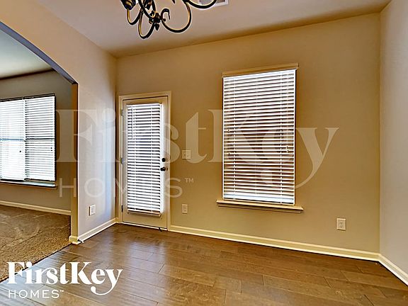 4th image of 345 Rankin Cir
