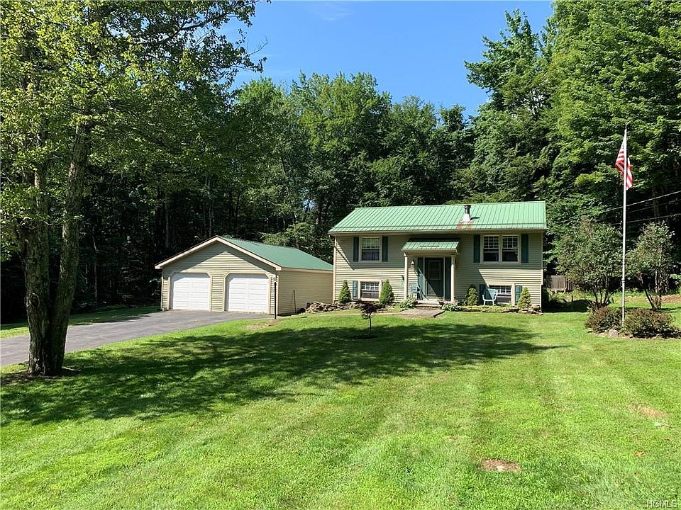 2nd image of 61 Hall Rd