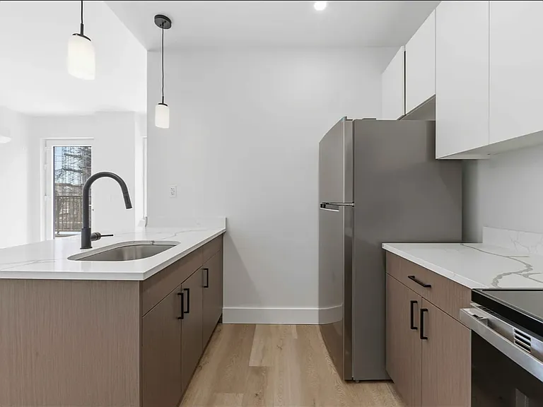 89-25 162nd St #1100 — Photo 8