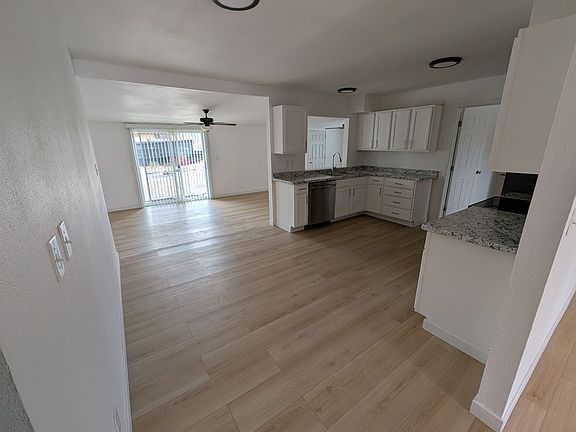 3rd image of 8834 W Sahuaro Dr