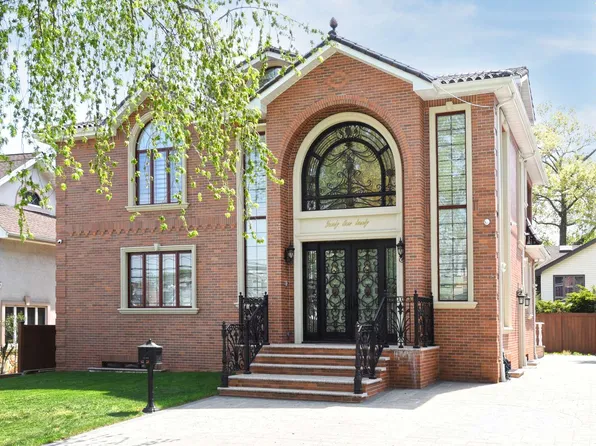 43-20 Glenwood Street image 1 of 15