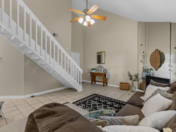 6240 April Pine Cir APT F, North Charleston, SC 29406