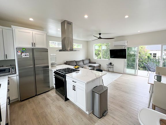 2nd image of 602 Arroyo Dr #604