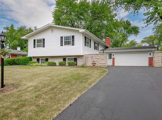592 Columbine Ave, Lisle, IL 60532