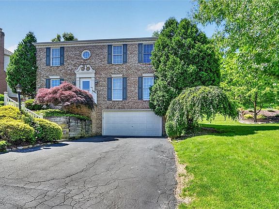 3rd image of 111 Creekside Ct