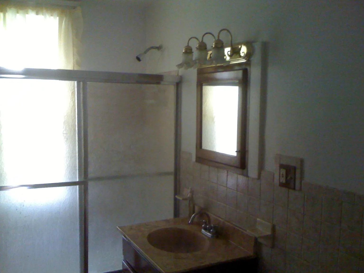 700 N Pine Ave photo 1