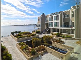 24 Harbour Clos #24, New Haven, CT 06519