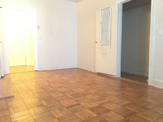 Rented by Lang Realty LLC | media 8