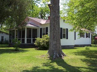 308 N 3rd St, Bayboro, NC 28515