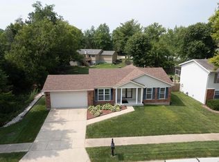 11 Laurelwood Dr, Saint Peters, MO 63376