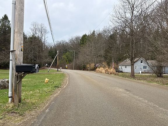 4th image of 533 Brown Run Rd
