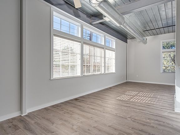 3rd image of 572 Edgewood Ave NE #212