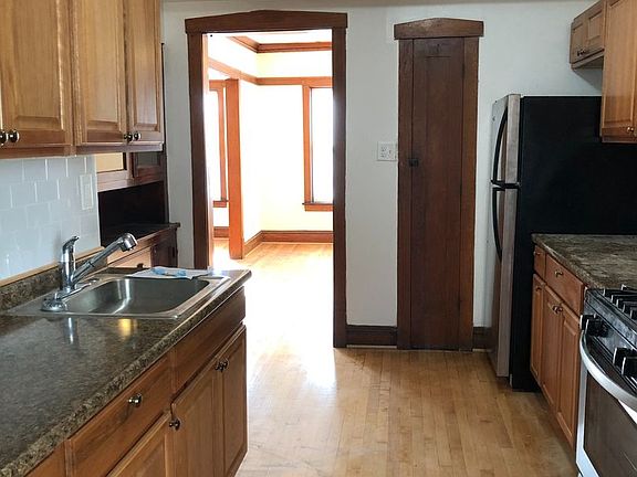 3rd image of 4018 W Cortland St #2