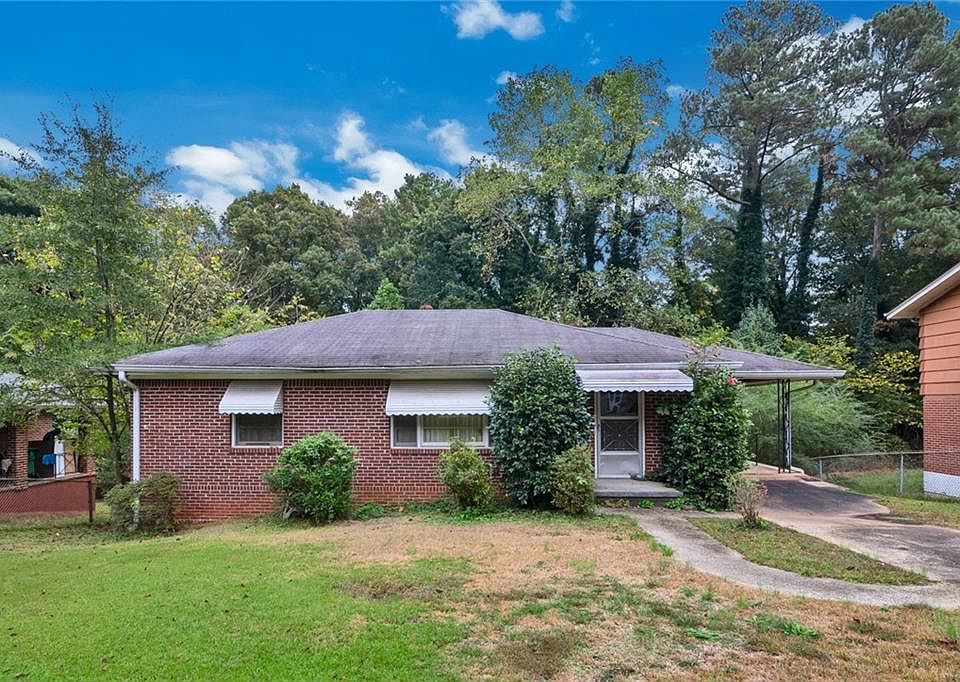 1st image of 686 Oak Hill Cir