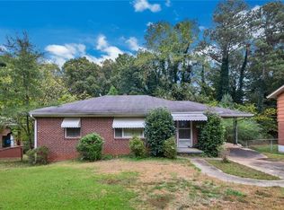 686 Oak Hill Cir, Stone Mountain, GA