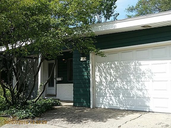 4th image of 92 Westwood Dr