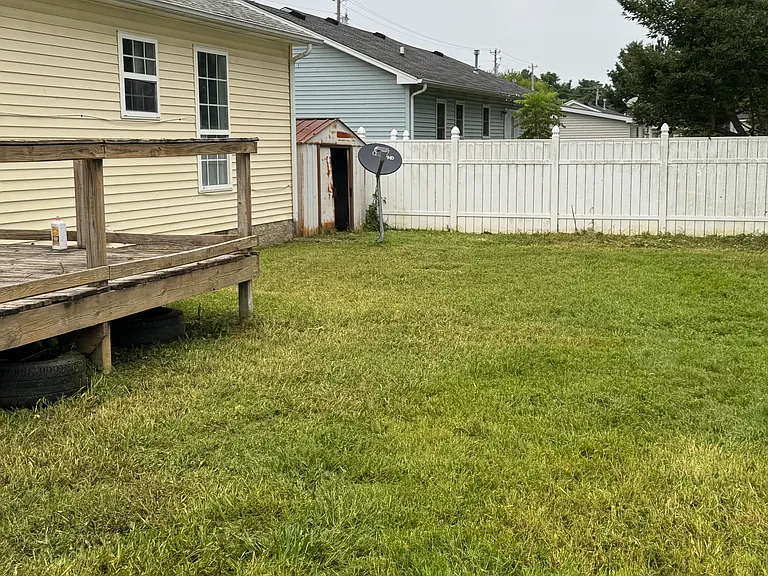 1211 Redbud St — Photo 26
