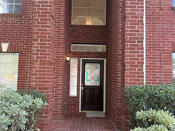 2nd image of 2317 Orleans Ln