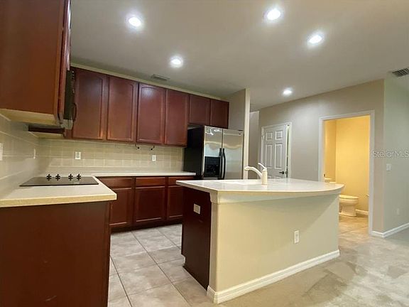 4th image of 2931 Birchcreek Dr
