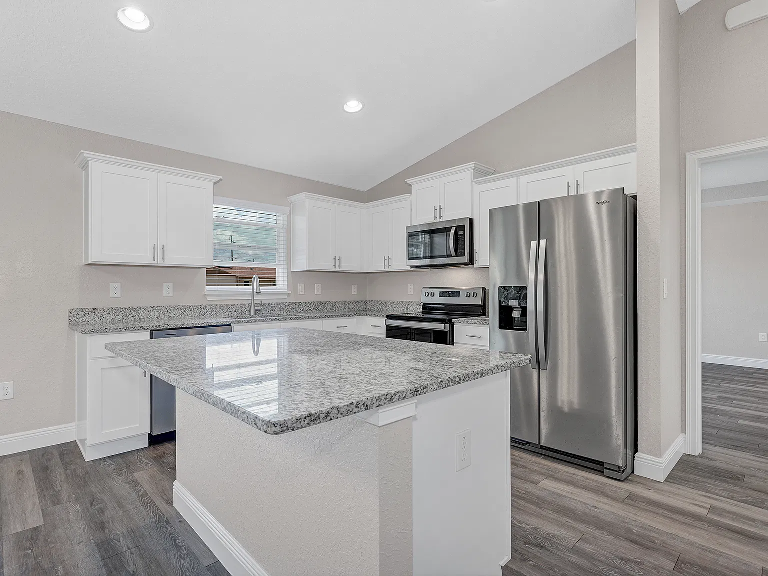 3 bed, 1453 sqft, $1,795 — Photo 3