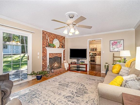 5th image of 418 Westminster Dr
