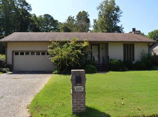 12107 Pleasant Tree Dr, Little Rock, AR 72211