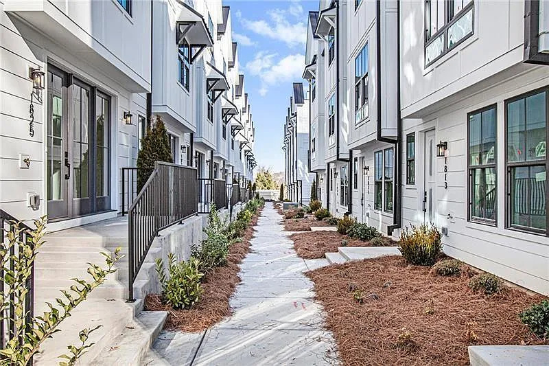 Building Photo - 1823 Gotham Ln